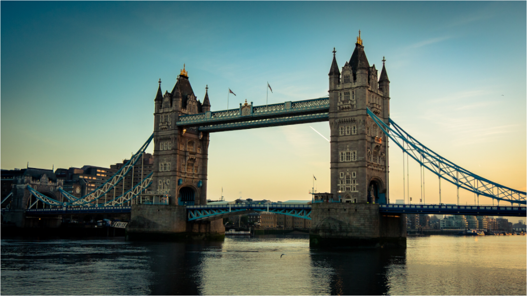 Tower Bridge Twilight - London Landmark - Othervariant prints