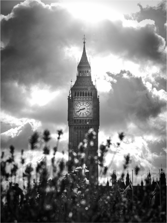 Through the Storm – Big Ben in Monochrome Majesty - Othervariant prints